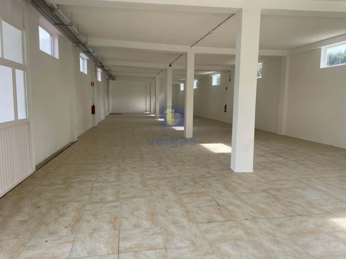 Armazém para Venda em Salir de Matos Foto 4