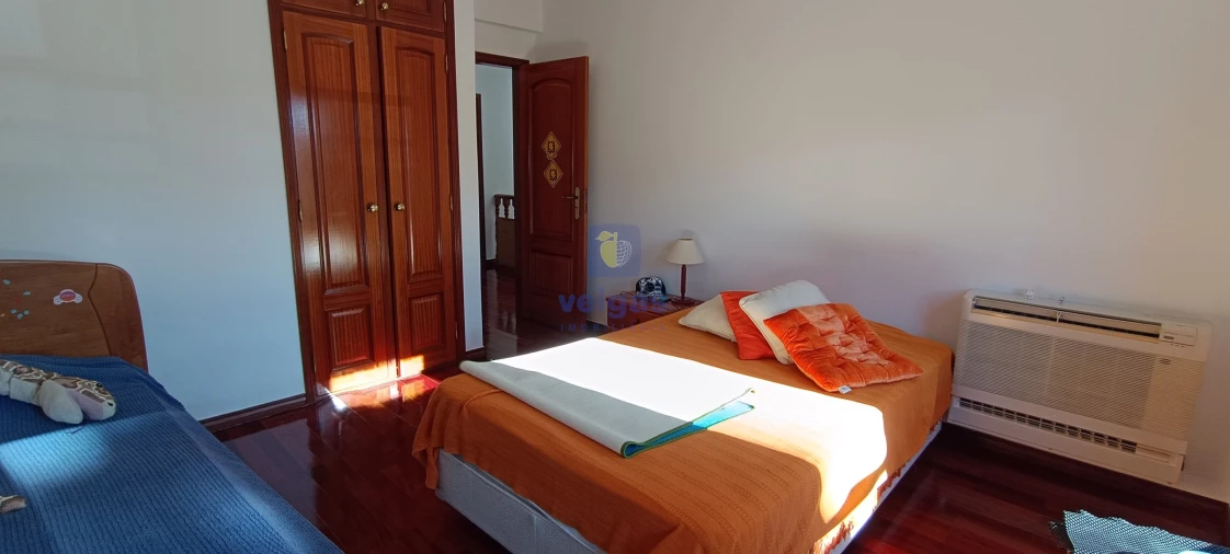 Moradia T5 para Arrendamento em Loures Foto 8