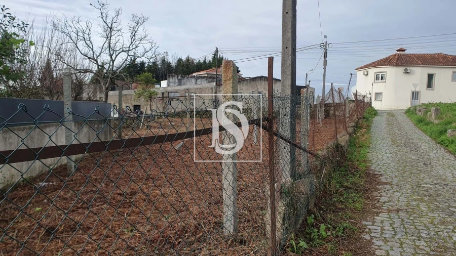 Terreno para Venda em Rebordosa Foto 3