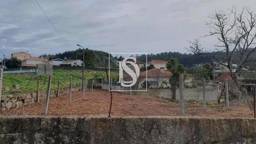 Terreno para Venda em Rebordosa Foto 1