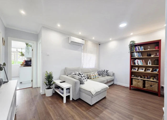 Apartamento T2 para Venda em Algés, Linda-A-Velha e Cruz Quebrada-Dafundo Foto 1