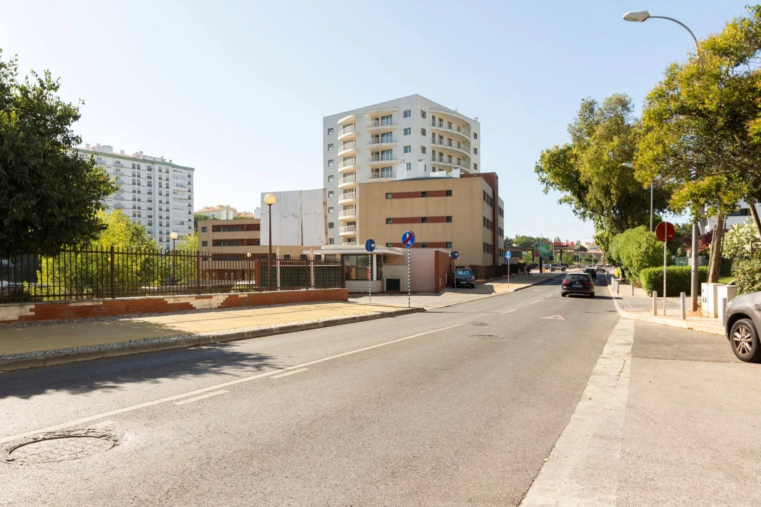 Apartamento T3 para Arrendamento em Oeiras e São Julião da Barra, Paço de Arcos e Caxias Foto 3