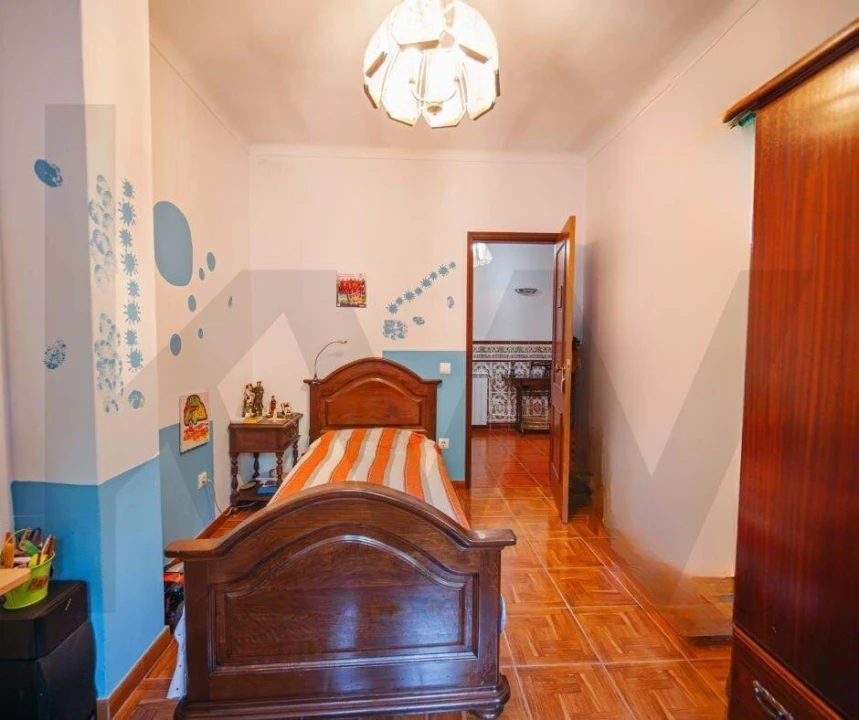 Moradia T5 para Venda em Cabrela Foto 9