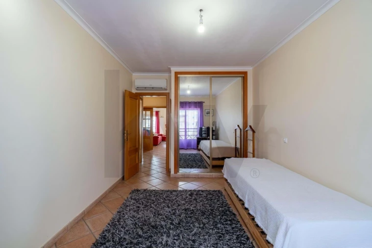Apartamento T3 para Venda em Quelfes Foto 10