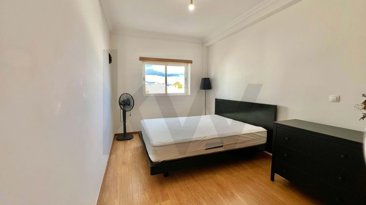 Apartamento T3 para Arrendamento férias em Estômbar e Parchal Foto 8