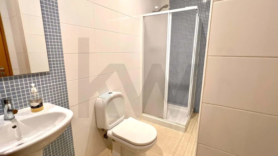 Apartamento T3 para Arrendamento férias em Estômbar e Parchal Foto 9