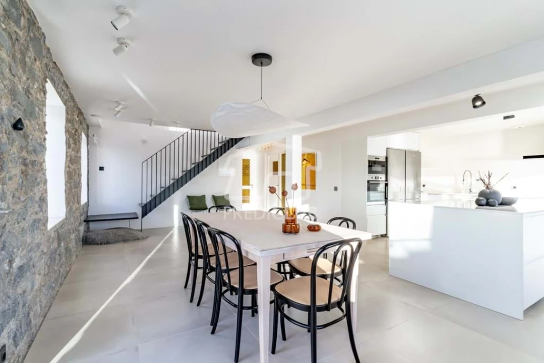 Moradia T4 para Venda em Funchal (Santa Maria Maior) Foto 10