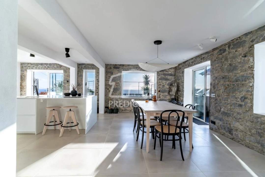 Moradia T4 para Venda em Funchal (Santa Maria Maior) Foto 9