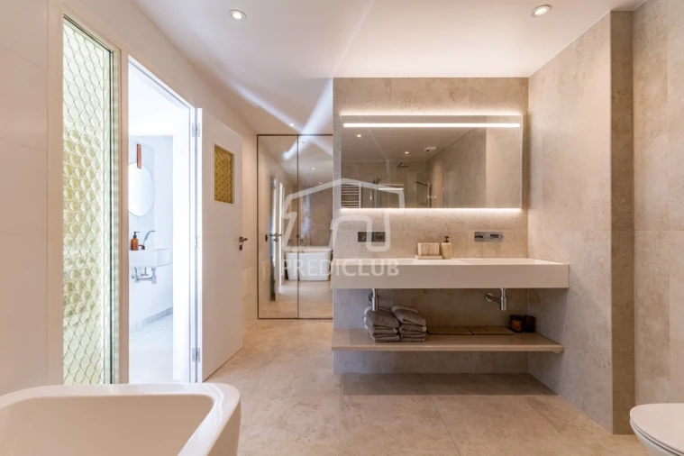 Moradia T4 para Venda em Funchal (Santa Maria Maior) Foto 5