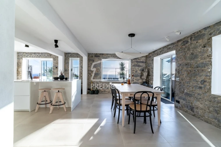 Moradia T4 para Venda em Funchal (Santa Maria Maior) Foto 9