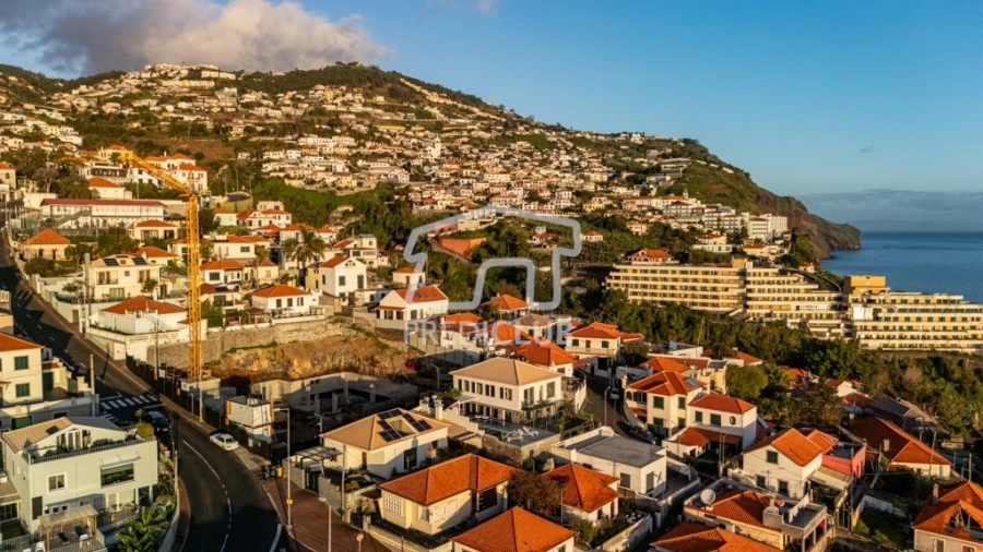 Moradia T4 para Venda em Funchal (Santa Maria Maior) Foto 19