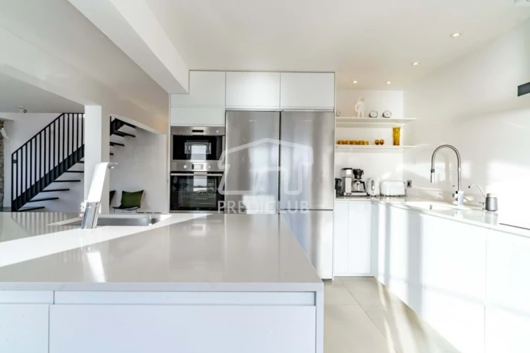 Moradia T4 para Venda em Funchal (Santa Maria Maior) Foto 11