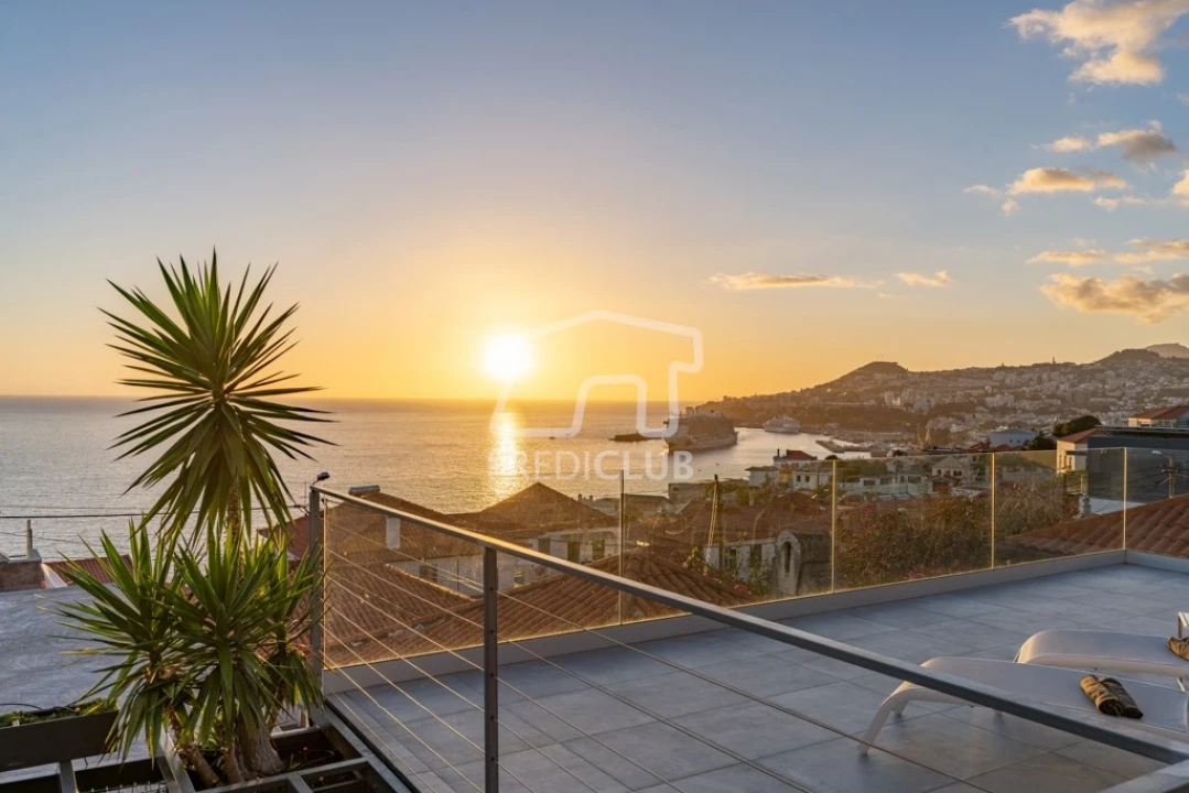 Moradia T4 para Venda em Funchal (Santa Maria Maior) Foto 15