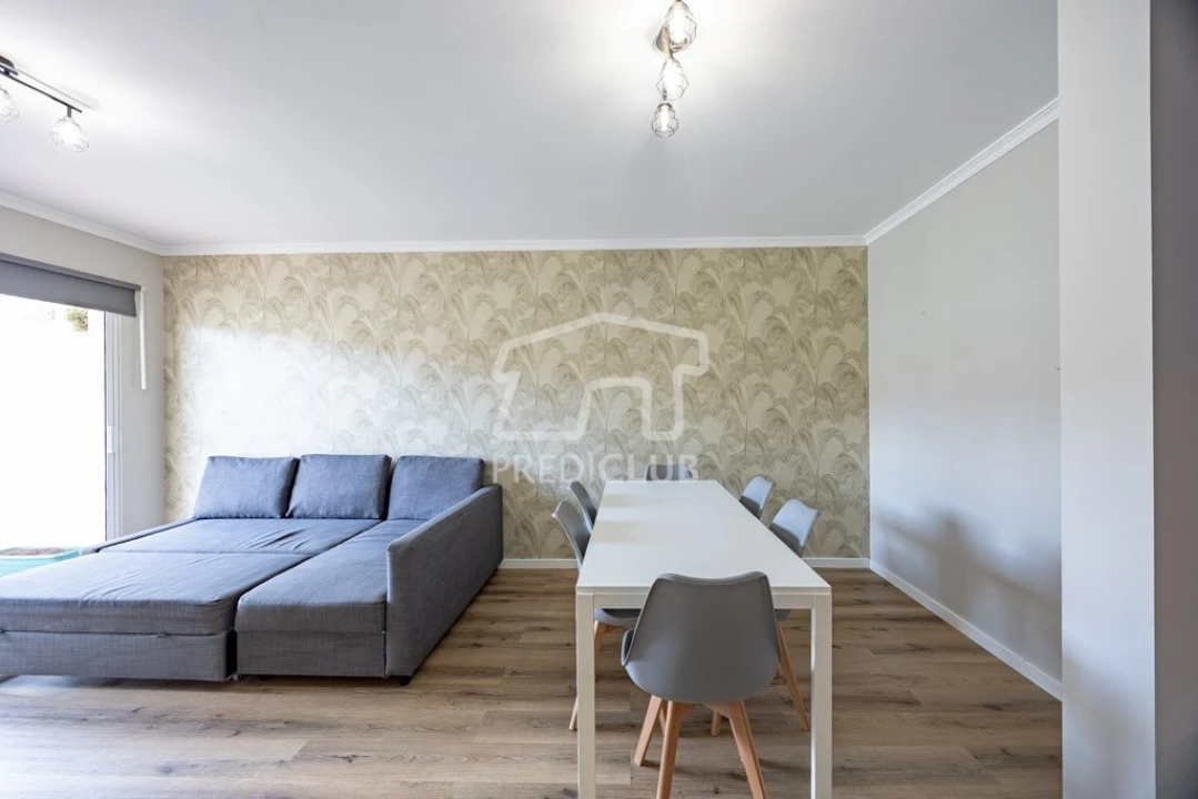 Apartamento T2 para Arrendamento em Caniço Foto 4