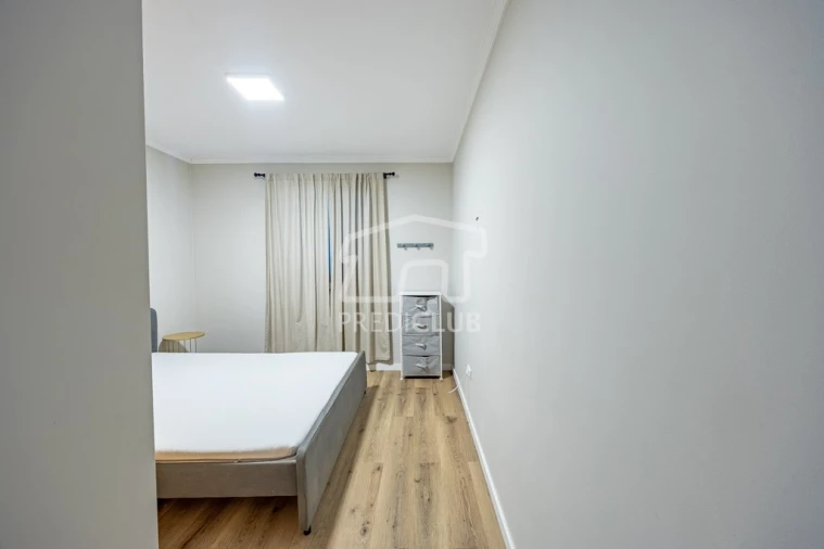 Apartamento T2 para Arrendamento em Caniço Foto 11