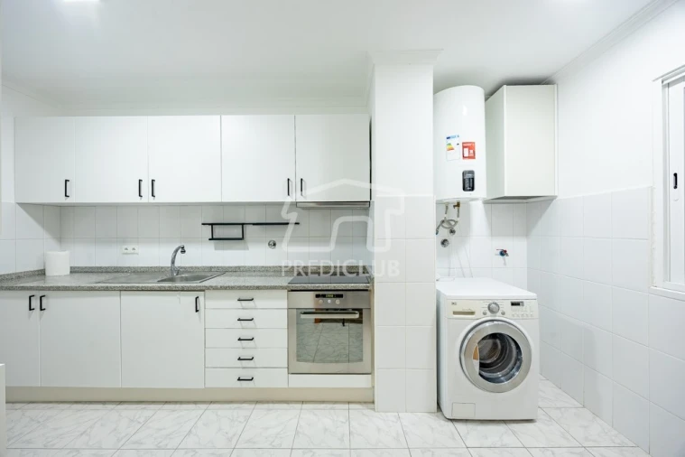 Apartamento T2 para Arrendamento em Caniço Foto 7