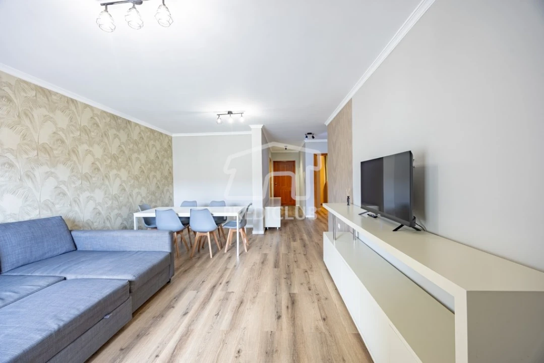 Apartamento T2 para Arrendamento em Caniço Foto 6