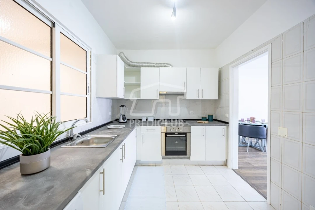 Apartamento T2 para Venda em Santo Antonio Foto 2