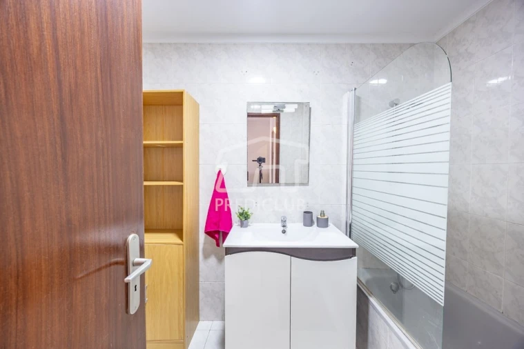 Apartamento T2 para Venda em Santo Antonio Foto 10