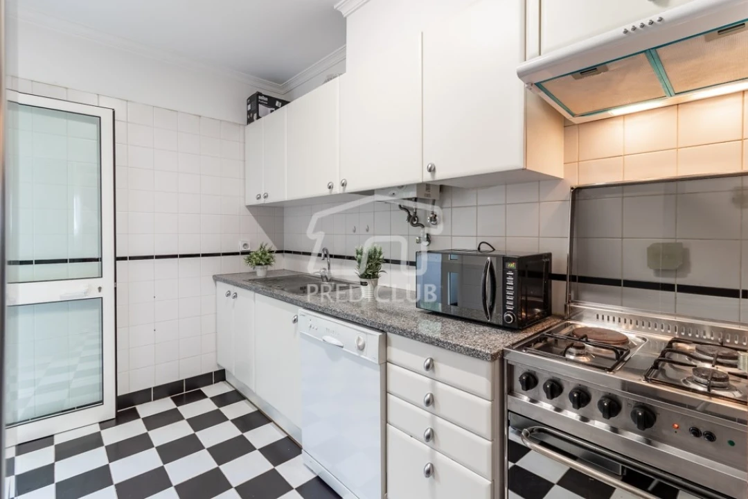 Apartamento T3 para Venda em São Martinho Foto 6