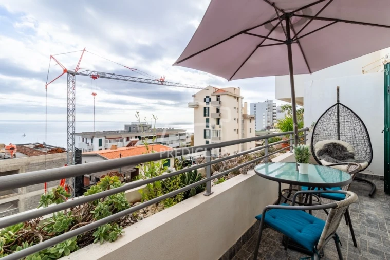 Apartamento T3 para Venda em São Martinho Foto 3
