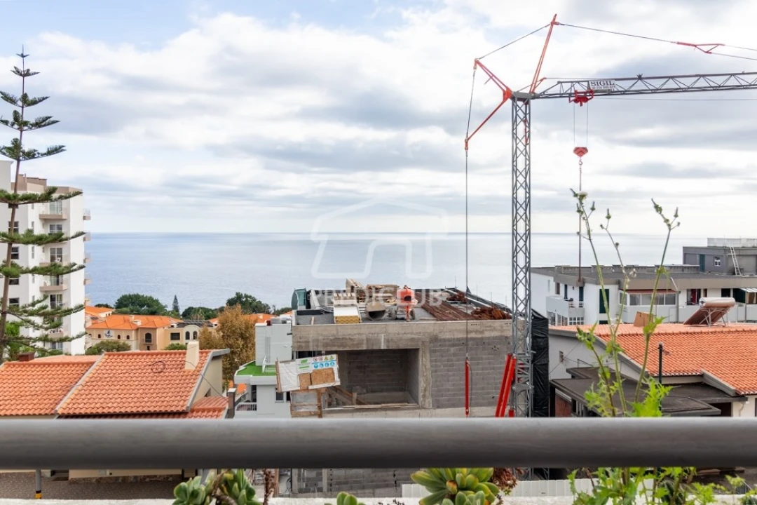 Apartamento T3 para Venda em São Martinho Foto 5