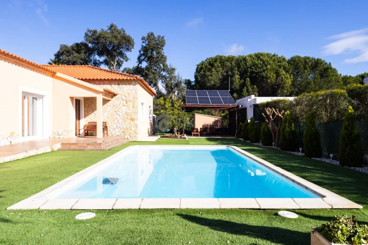 Moradia T4 para Venda em Santo Estêvão Foto 2