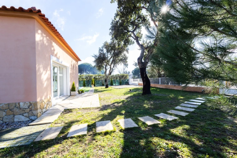 Moradia T4 para Venda em Santo Estêvão Foto 58