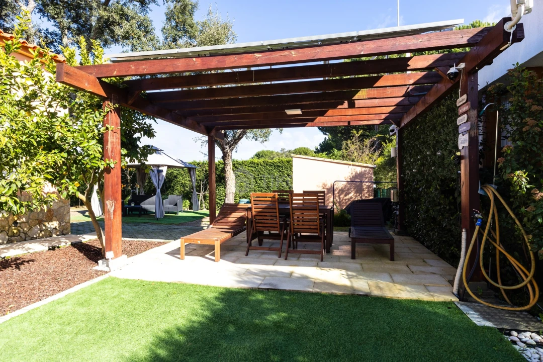 Moradia T4 para Venda em Santo Estêvão Foto 50