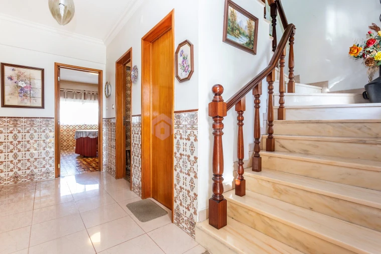 Moradia T3 para Venda em Porto Salvo Foto 11