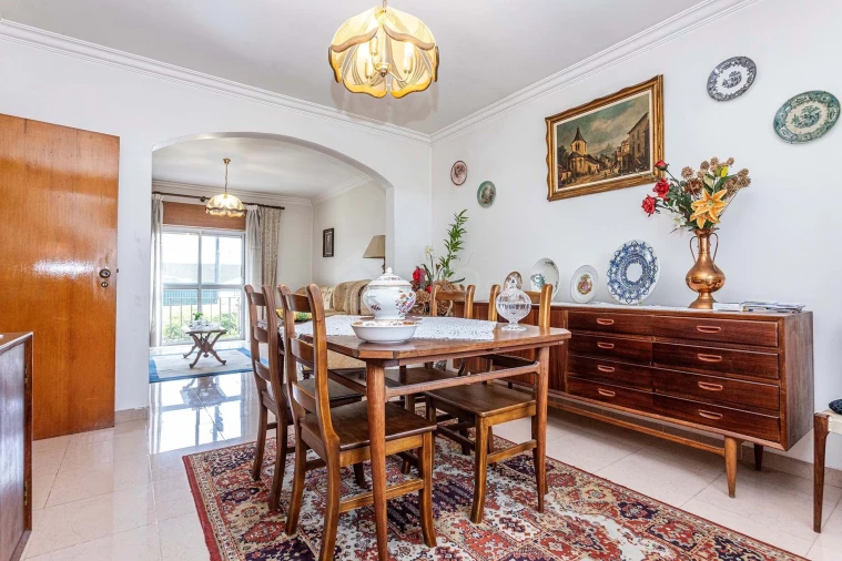 Moradia T3 para Venda em Porto Salvo Foto 9