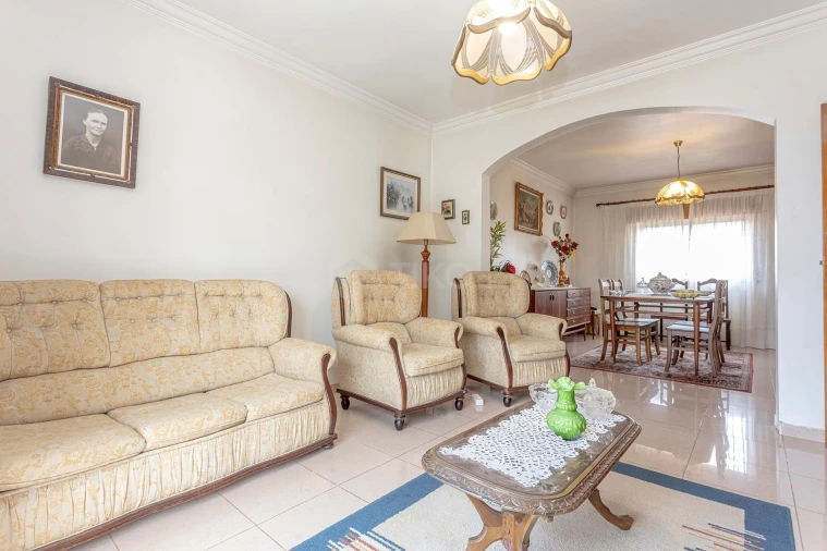 Moradia T3 para Venda em Porto Salvo Foto 5