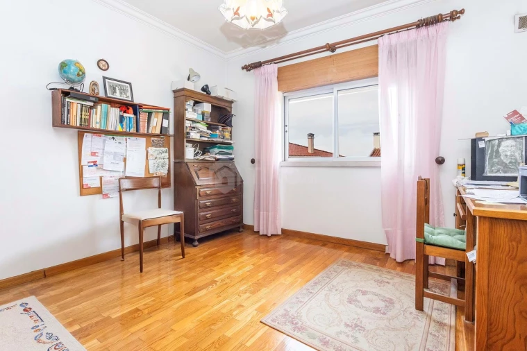 Moradia T3 para Venda em Porto Salvo Foto 18