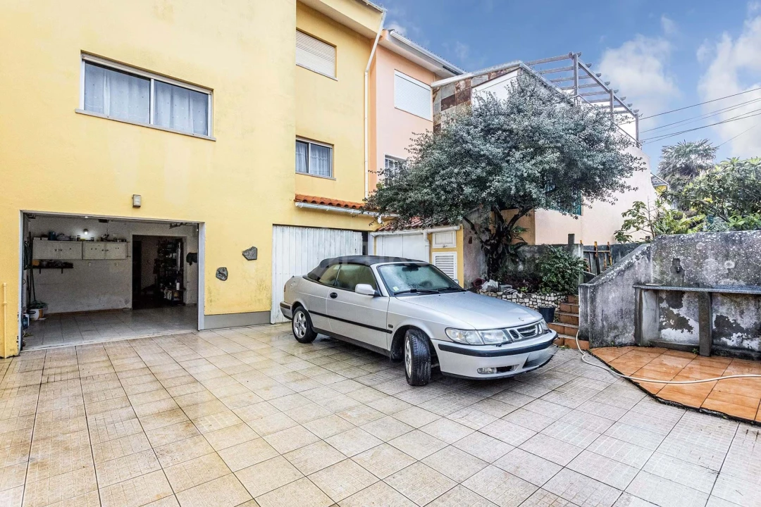 Moradia T3 para Venda em Porto Salvo Foto 29