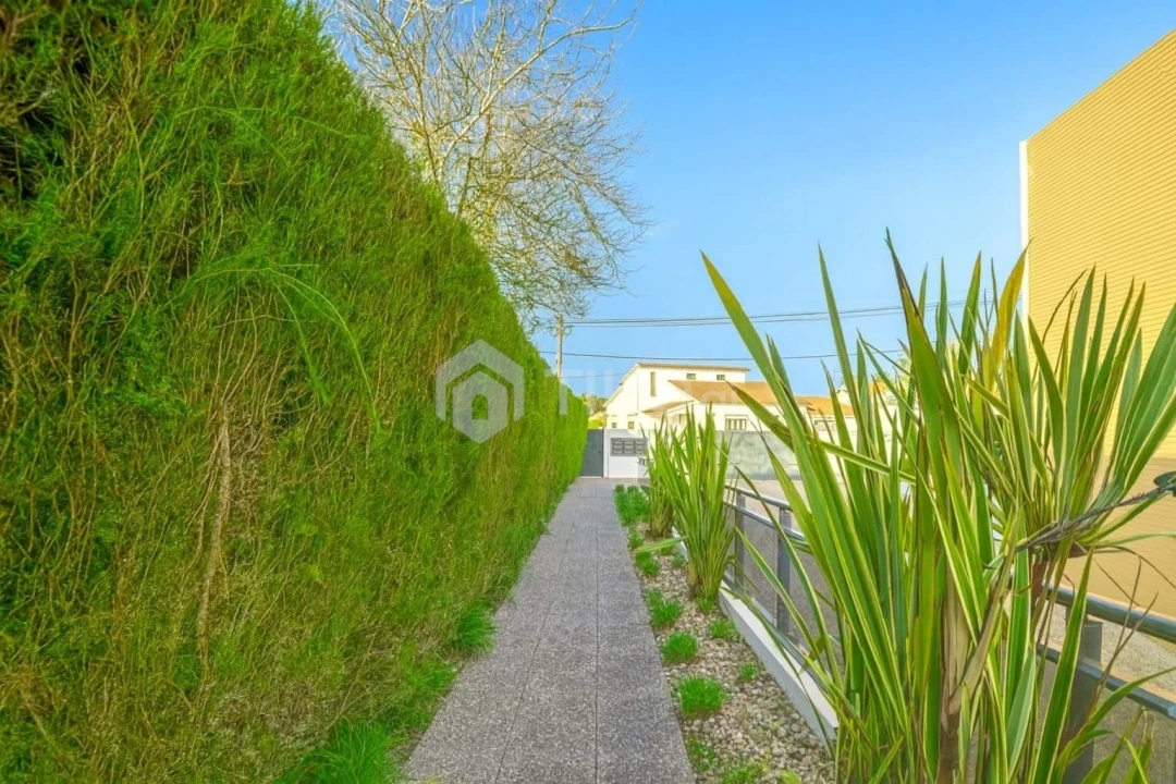 Moradia T4 para Venda em Agualva e Mira-Sintra Foto 2