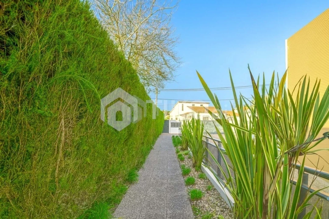 Moradia T4 para Venda em Agualva e Mira-Sintra Foto 10