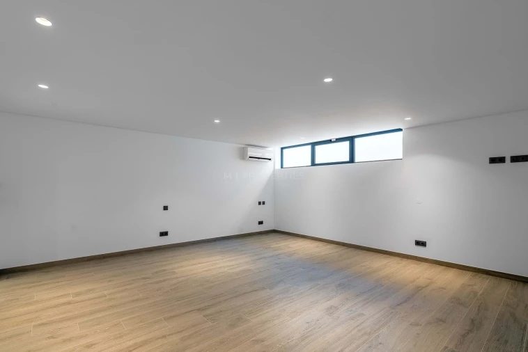 Apartamento T4 para Venda em Boliqueime Foto 46