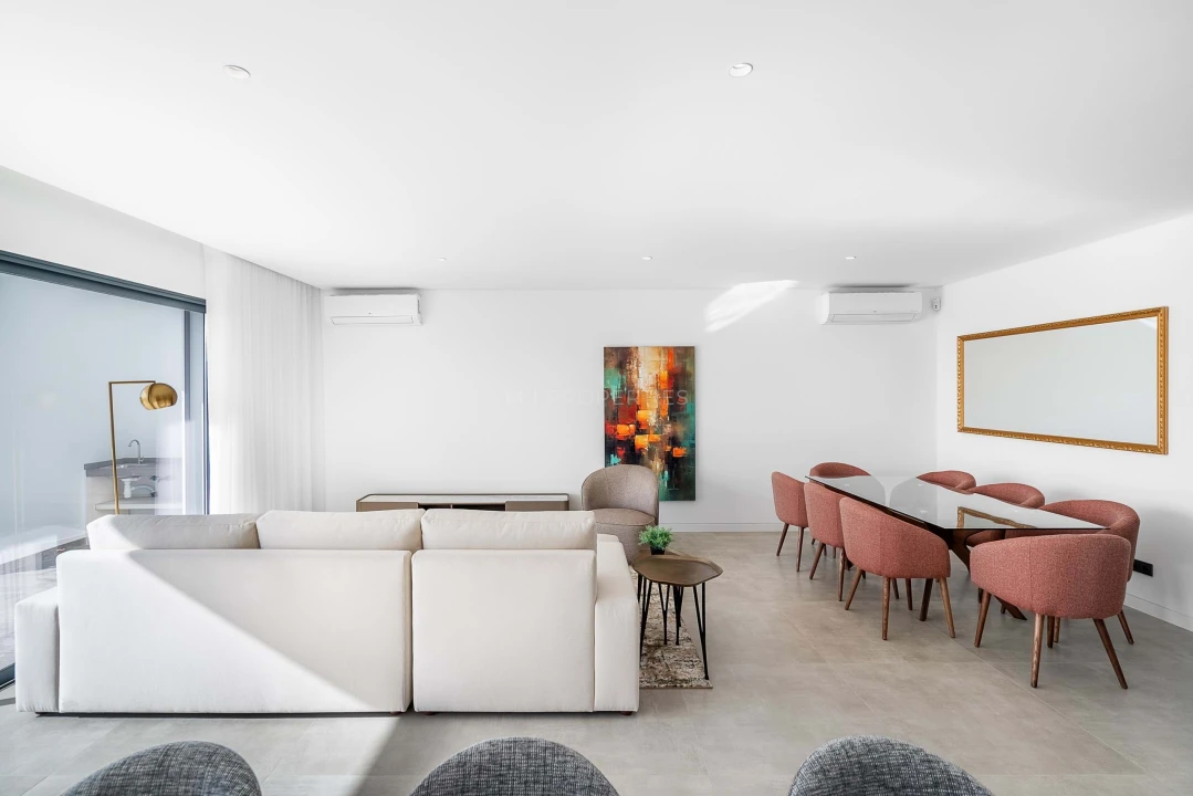 Apartamento T4 para Venda em Boliqueime Foto 9