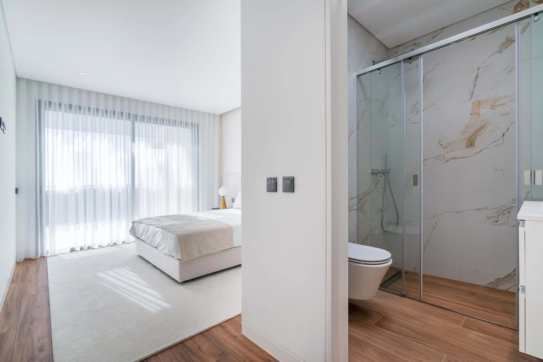 Apartamento T4 para Venda em Boliqueime Foto 31