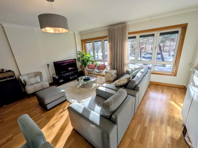 Apartamento T3 para Venda em Parque das Nações Foto 3