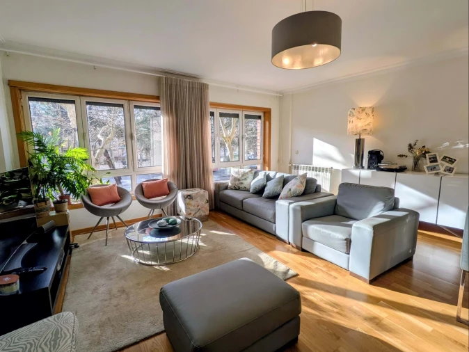 Apartamento T3 para Venda em Parque das Nações Foto 6