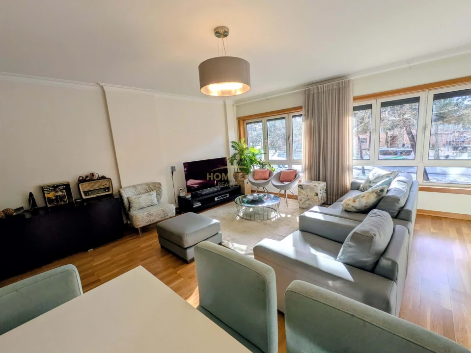 Apartamento T3 para Venda em Parque das Nações Foto 4