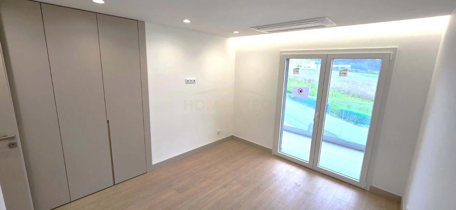 Apartamento T3 para Venda em Póvoa de Santo Adrião e Olival Basto Foto 6