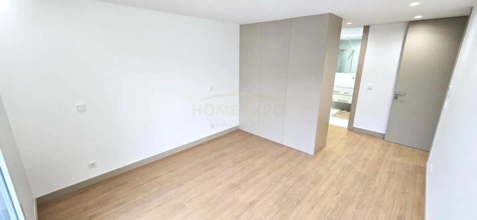 Apartamento T3 para Venda em Póvoa de Santo Adrião e Olival Basto Foto 12