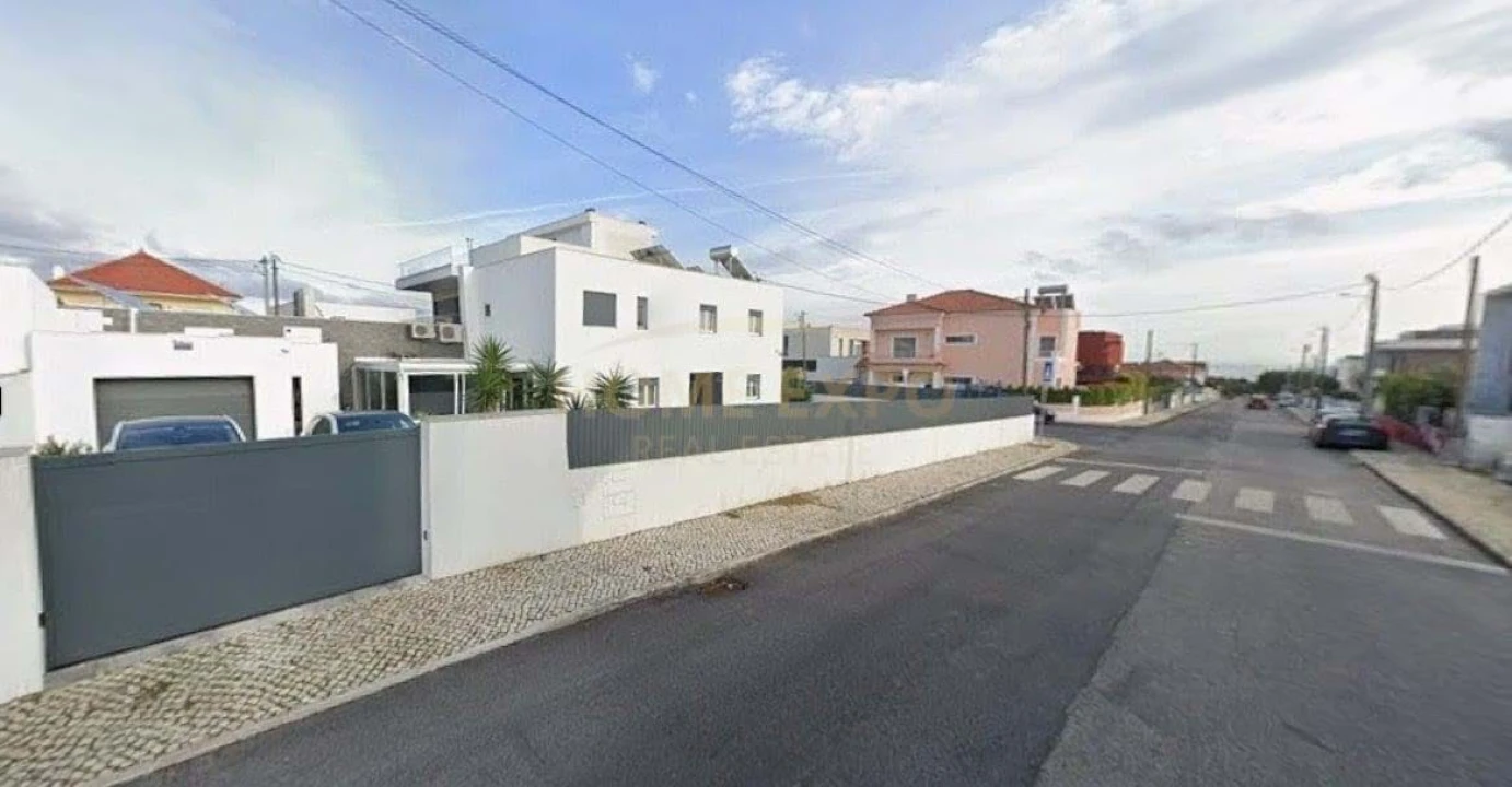 Moradia T3 para Venda em Santa Iria de Azoia, São João da Talha e Bobadela Foto 46