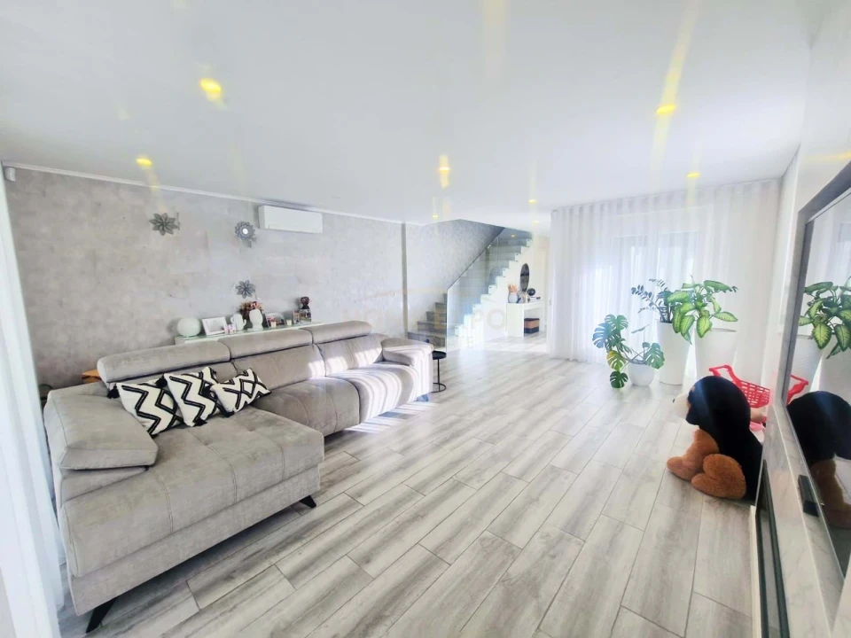 Moradia T3 para Venda em Santa Iria de Azoia, São João da Talha e Bobadela Foto 15