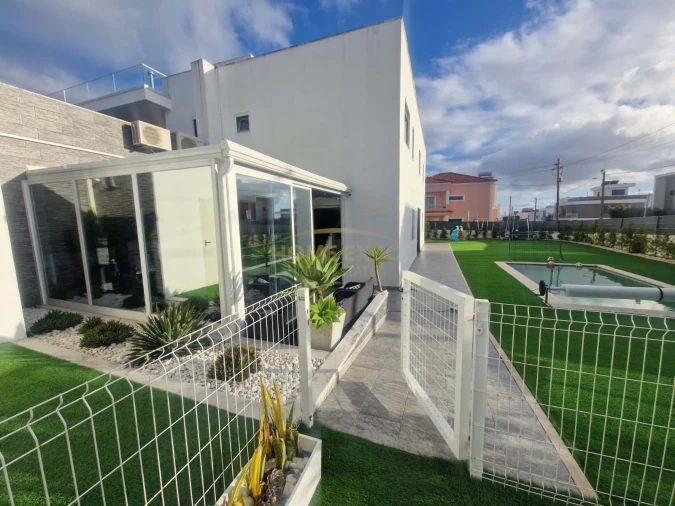 Moradia T3 para Venda em Santa Iria de Azoia, São João da Talha e Bobadela Foto 43