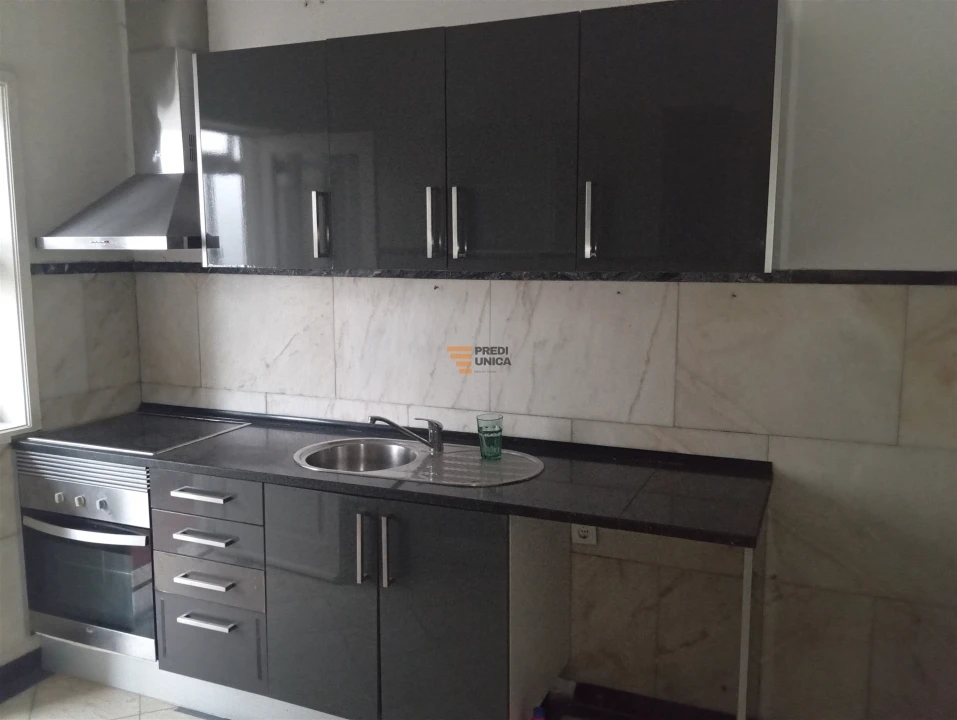 Apartamento T3 para Arrendamento em Ramalde Foto 8