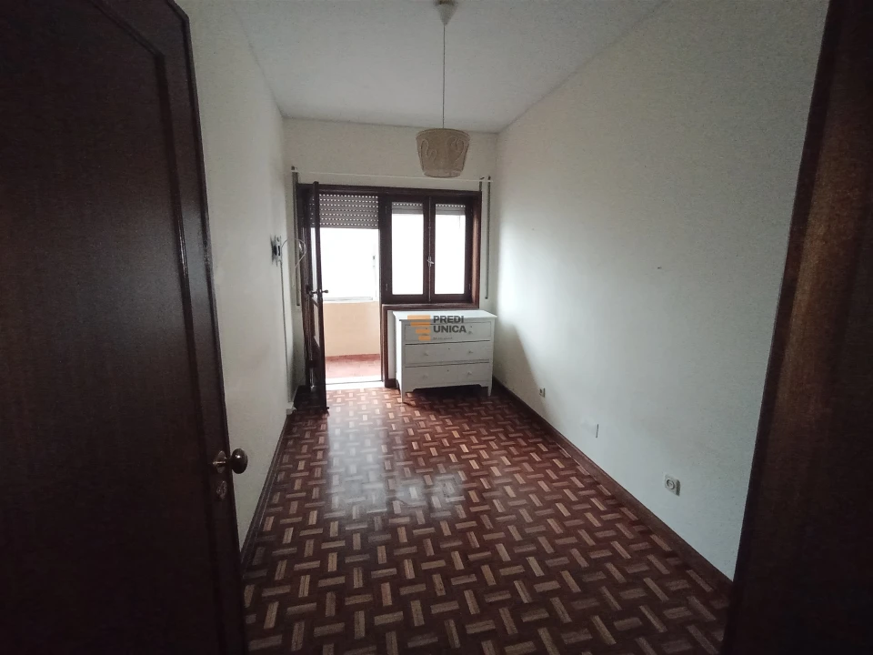 Apartamento T3 para Arrendamento em Ramalde Foto 25