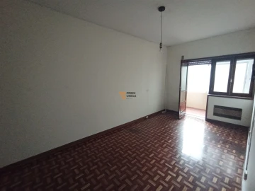 Apartamento T3 para Arrendamento em Ramalde